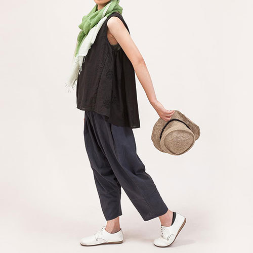 RHヨコ刺繍ノースリトップ