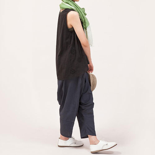 RHヨコ刺繍ノースリトップ